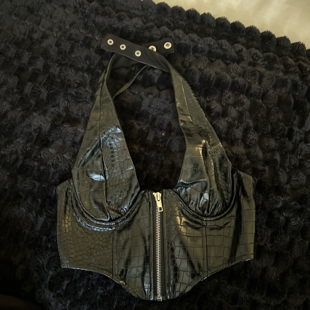 Black snakeskin leather going out top